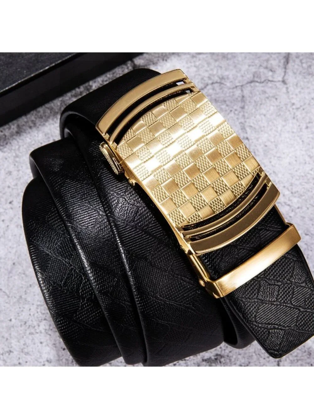 Men's Adjustable Leather Ratchet Belt with Gold Click Buckle - Stylish